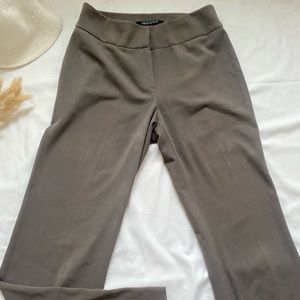 I.N.S.I.G.H.T.S women gray slacks women pants size 4 officewear